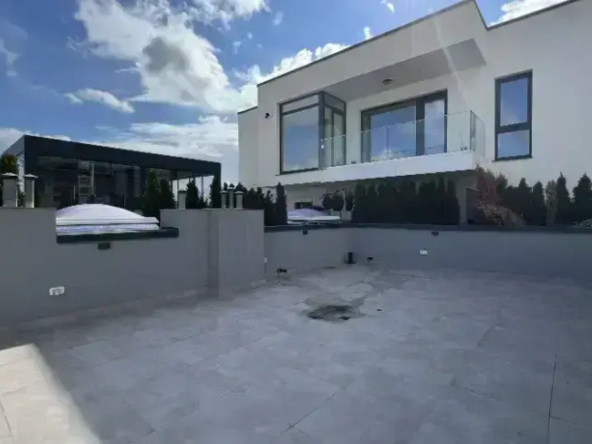 Unirii I Ap 2 camere | Terasa 40 mp I Comision 0 | Metrou 3 min |