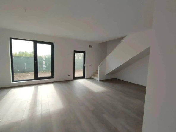 Duplex cu Mansarda Generoasa | Zona Penny | Bucatarie Inchisa |