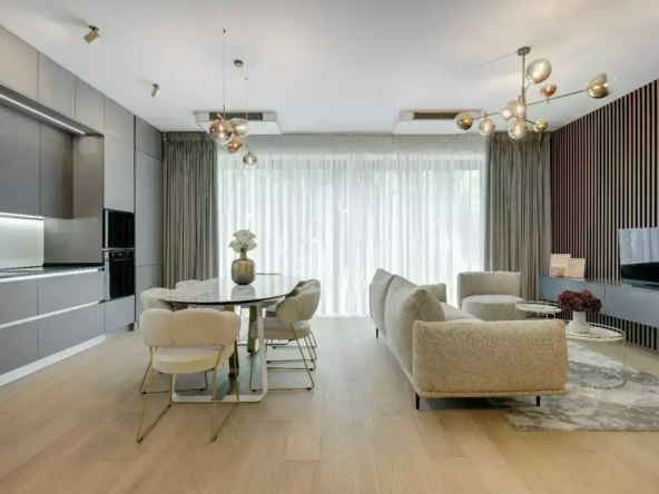 Erou Iancu Nicolae Apartament 4 Camere Curte 265 MP Vedere La Padure