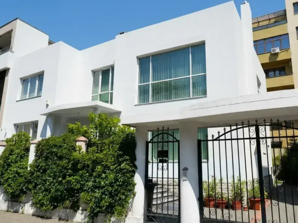 Casa De Vanzare | 5 Camere | Zona Exclusivista | Parc Herastrau